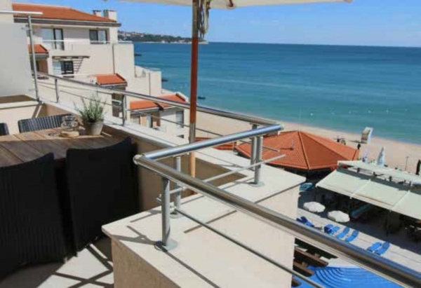 Zwei zimmer-Wohnung mit Strandlage an Erster Linie