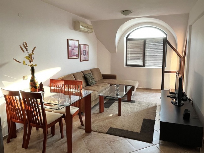 Zum Verkauf der Zweizimmerwohnung in Rawda mit Meerblick
