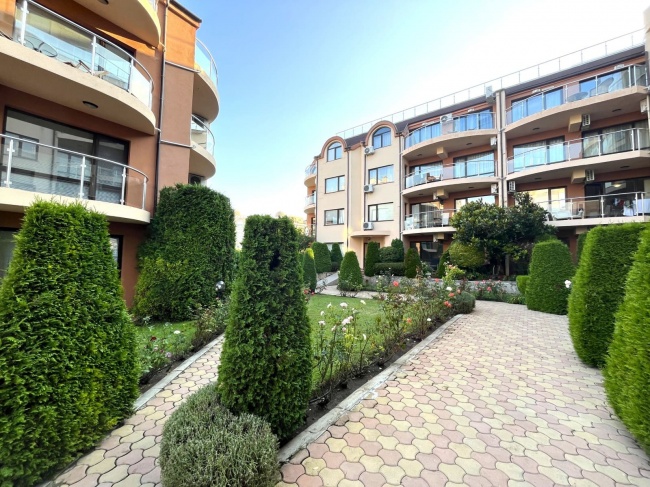 Zum Verkauf der Zweizimmerwohnung in Rawda mit Meerblick