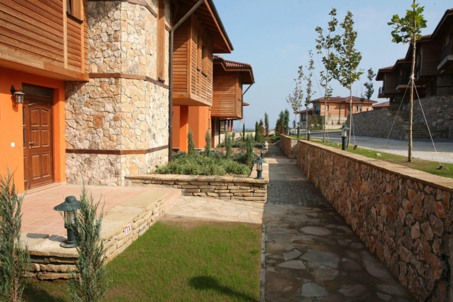 Sozopolis - Luxushäuser Und Wohnungen In Moderner Komplex In Sozopol