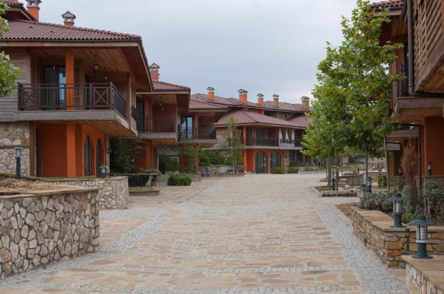 Sozopolis - Luxushäuser Und Wohnungen In Moderner Komplex In Sozopol